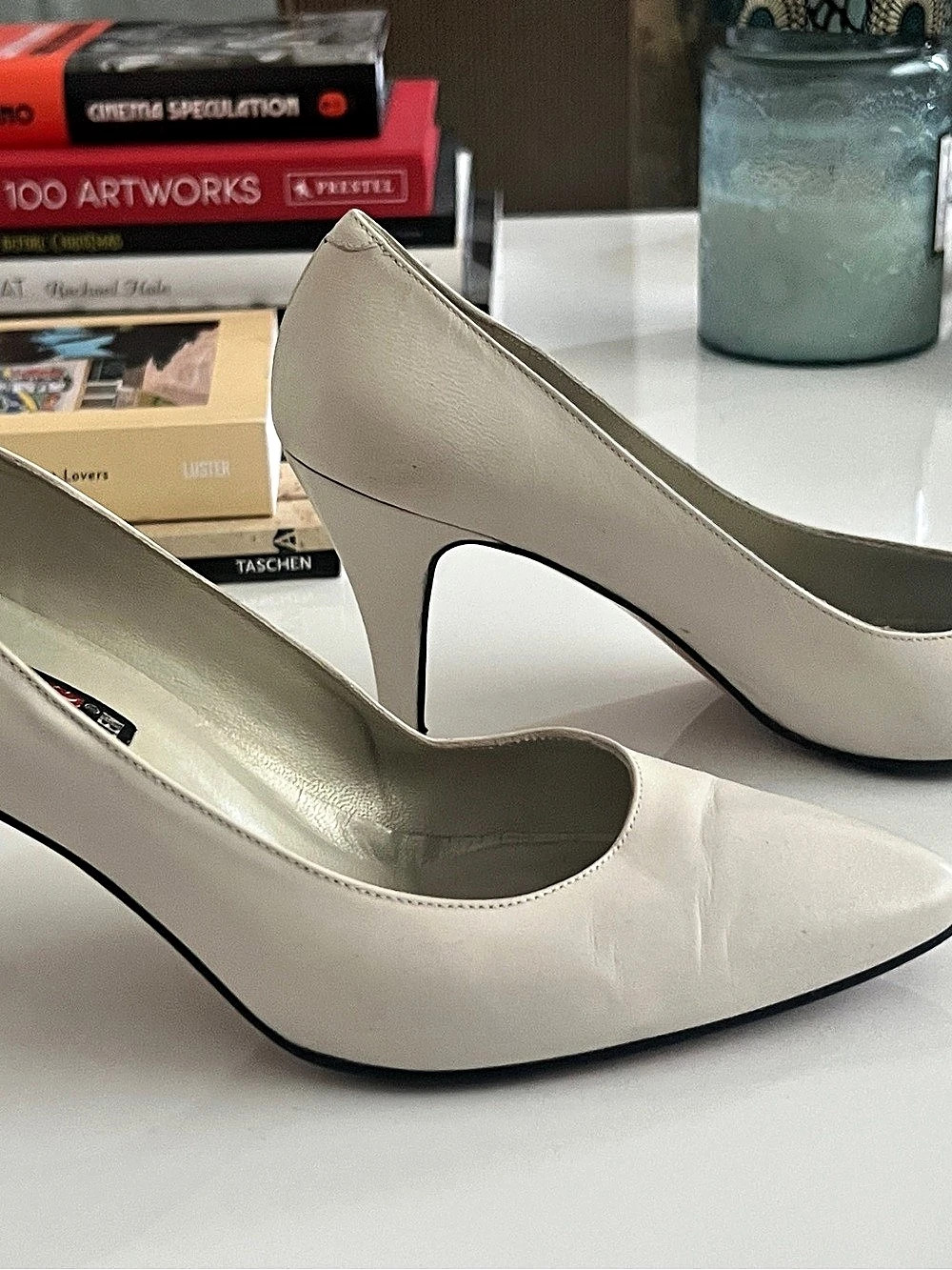 Vintage Anne Klein Pointed Toe Leather Heels Cream US 6.5 Kitten Heel 1980 Pumps